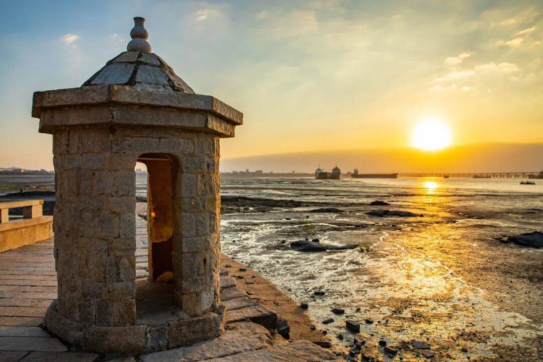 从“长江第一城”到“海丝起点”，要经过多少浪潮？